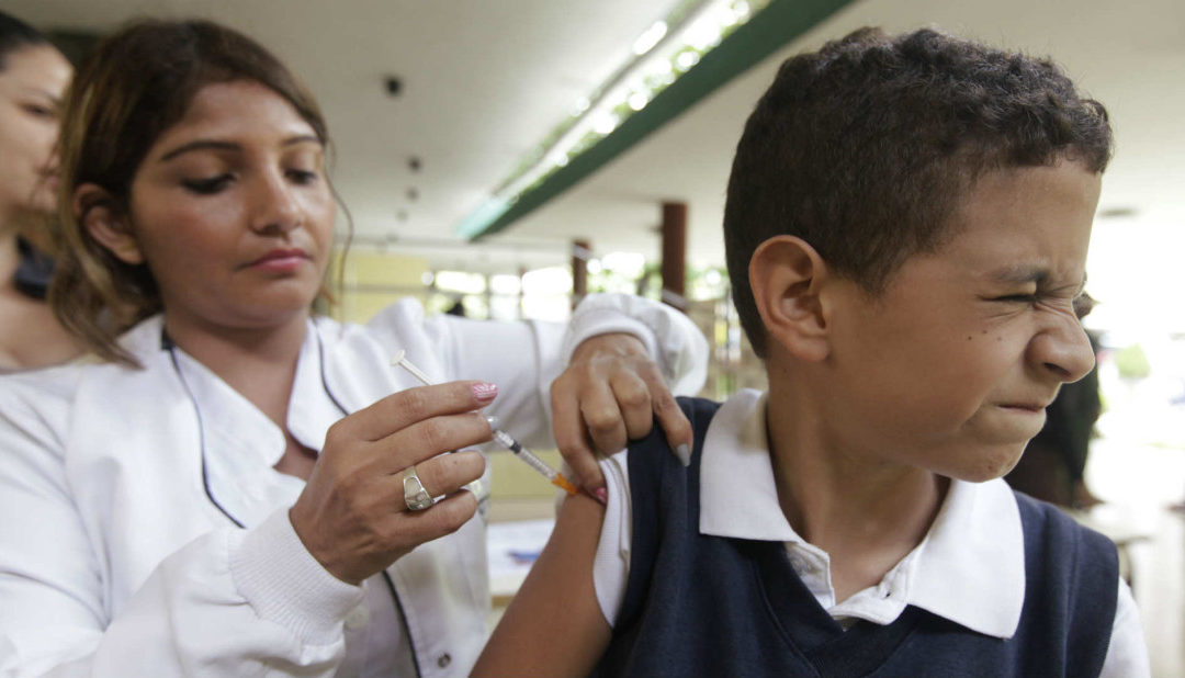 Vacunar a un niño en Venezuela equivale a 1.200.000 bolívares