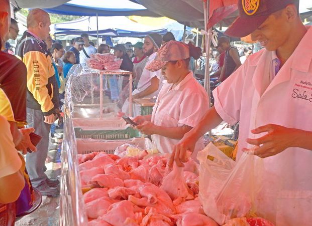 Kilo de pollo subió 5% en una semana