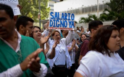 Enfermeras venezolanas lanzan SOS por bajos sueldos y fallas en sistema de salud