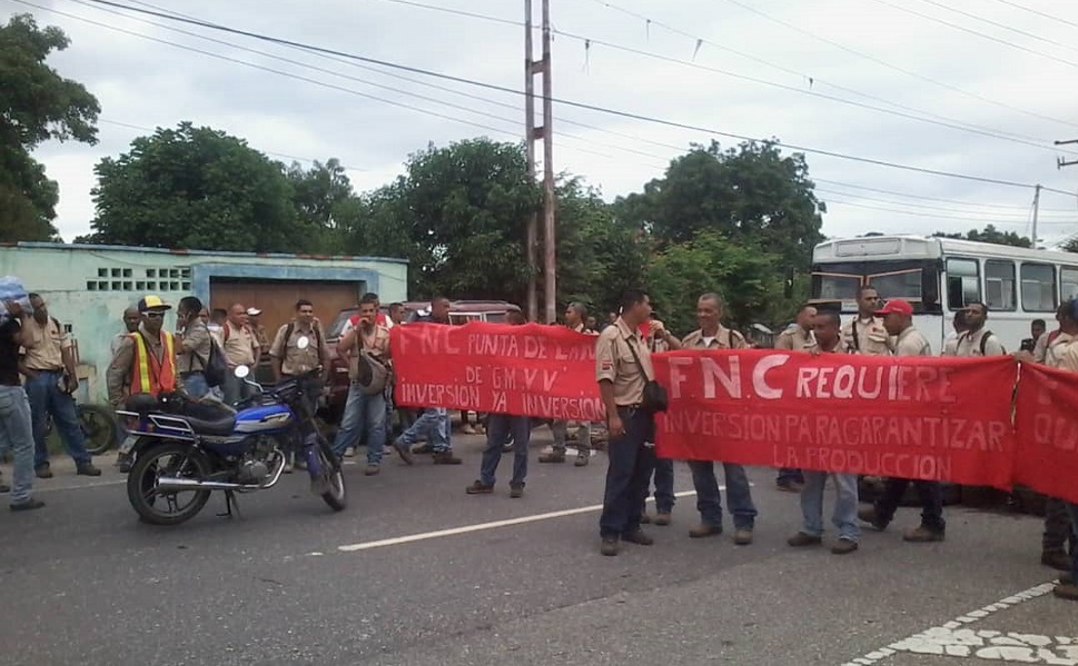 Trabajadores de cementera tomaron las calle por reivindicaciones salariales en Ocumare del Tuy