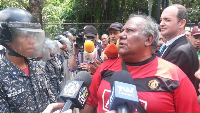 Trabajadores de la UCV retomaron protesta para reclamar mejoras salariales