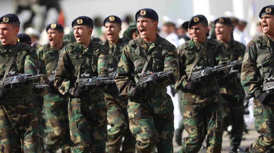 Militares: Los venezolanos siguen esperando por ustedes