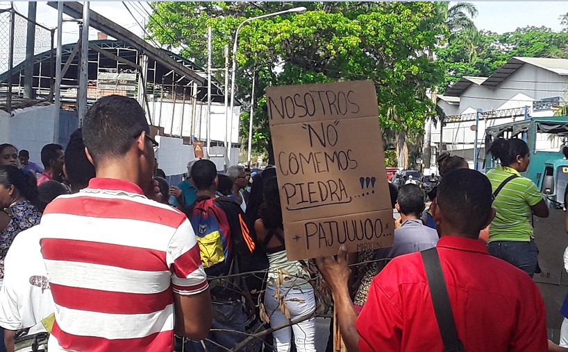 En Santa Teresa del Tuy mandan a las personas a comer piedras ante retraso de cajas Clap