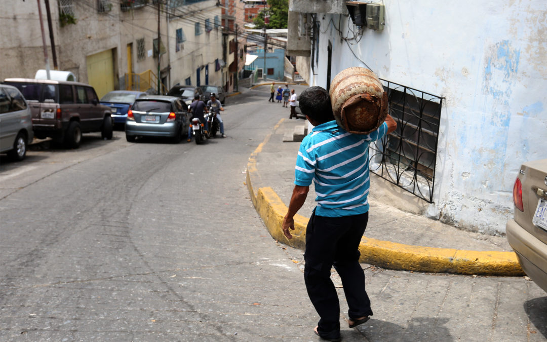 Hasta 300.000 bolívares piden por una bombona nueva en el centro de Caracas