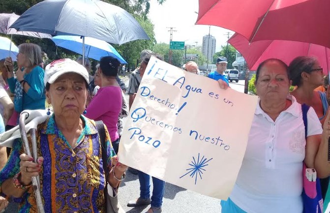 Habitantes de Los Olivos en Maracay protestan por falta de agua