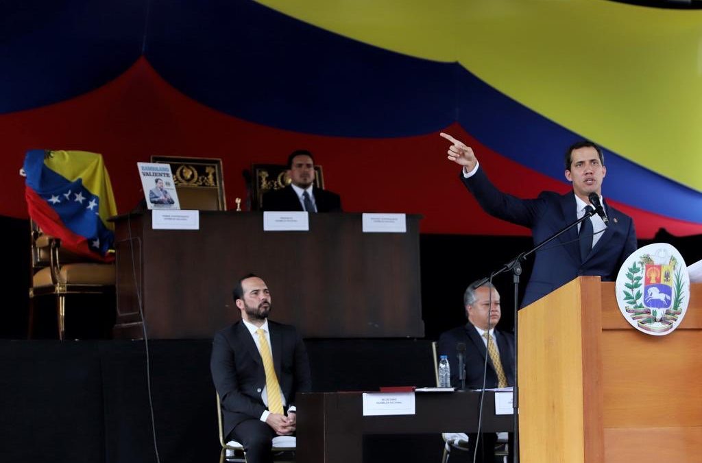 Guaidó anuncia cooperación satelital y de inteligencia con Colombia