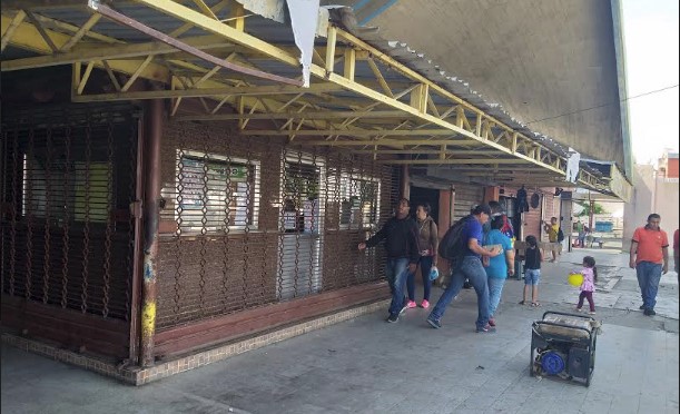 Han cerrado veinte carnicerías por cortes de luz en mercado municipal de Cabimas