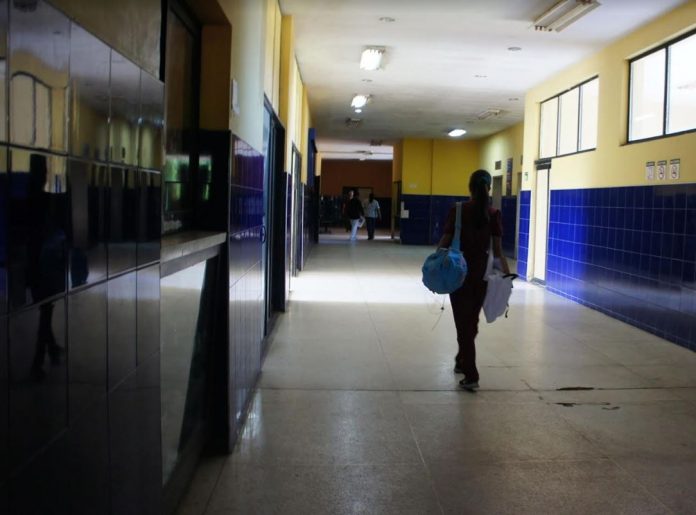 Pacientes denuncian paralización de unidad de rehabilitación en el hospital de Cabimas