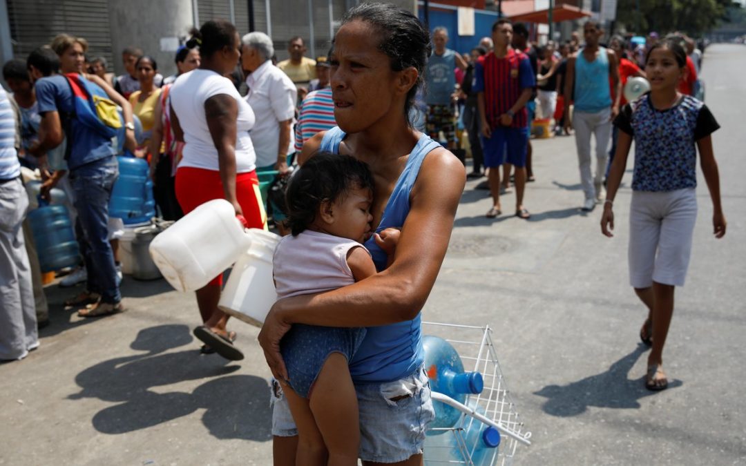 Más de 800 mil niños venezolanos se quedan con familiares mientras sus padres migran