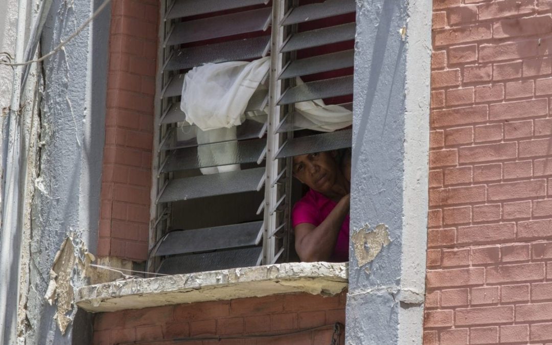 Invasores no dan tregua a vecinos del norte de Caracas