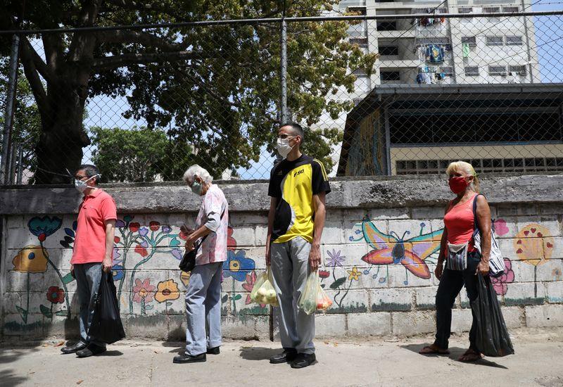 El trueque reaparece como una forma de sobrevivir en Venezuela durante la cuarentena