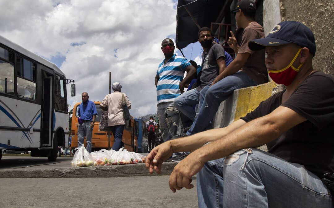 «Vacunas ya para todos», una solicitud que sigue siendo tendencia en Venezuela