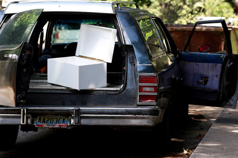 Cámara funeraria pide estar en sectores priorizados para cargar gasolina