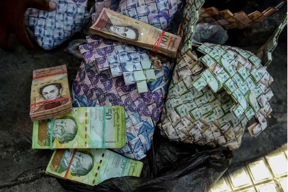 A dos años de la reconversión monetaria los bolívares quedaron para el arbolito