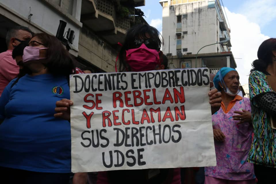 Sueldo de docentes universitarios en Venezuela se ha devaluado un 99% en 23 años