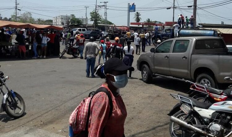 Al borde del hambre: Conductores de Falcón exigen gasolina para sobrevivir