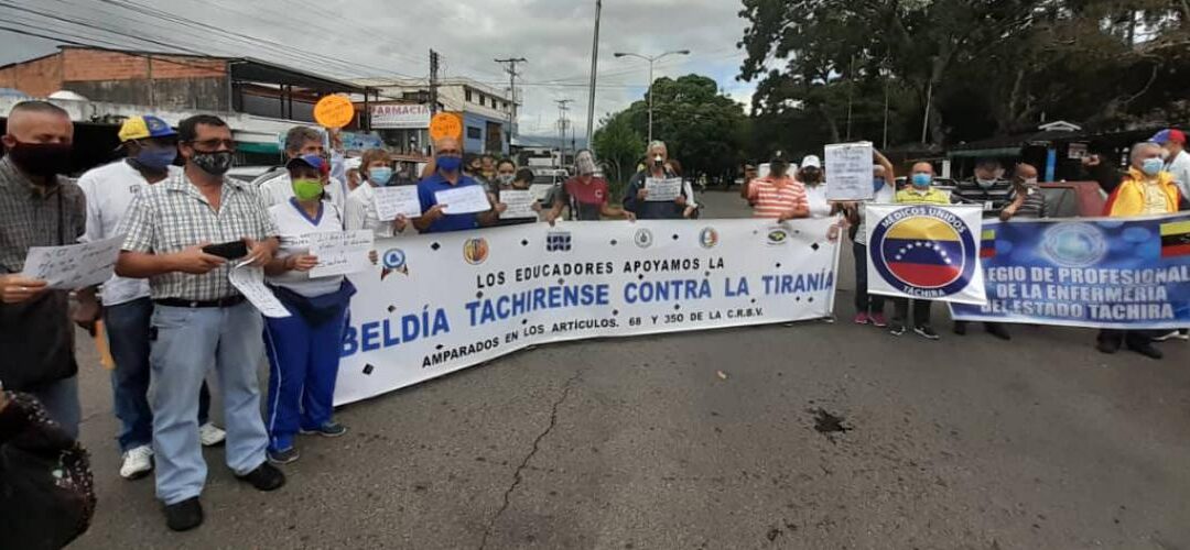 En Táchira médicos y docentes «no se callan» frente a la crisis y tomaron las calles