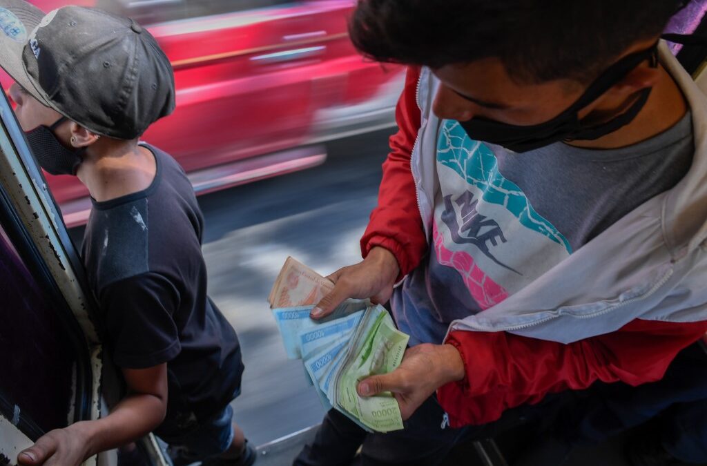 El pago digital de pasaje para el transporte público está “en el aire”