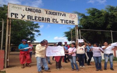 Casi un año llevan cocinando a leña en Fe y Alegría de El Tigre