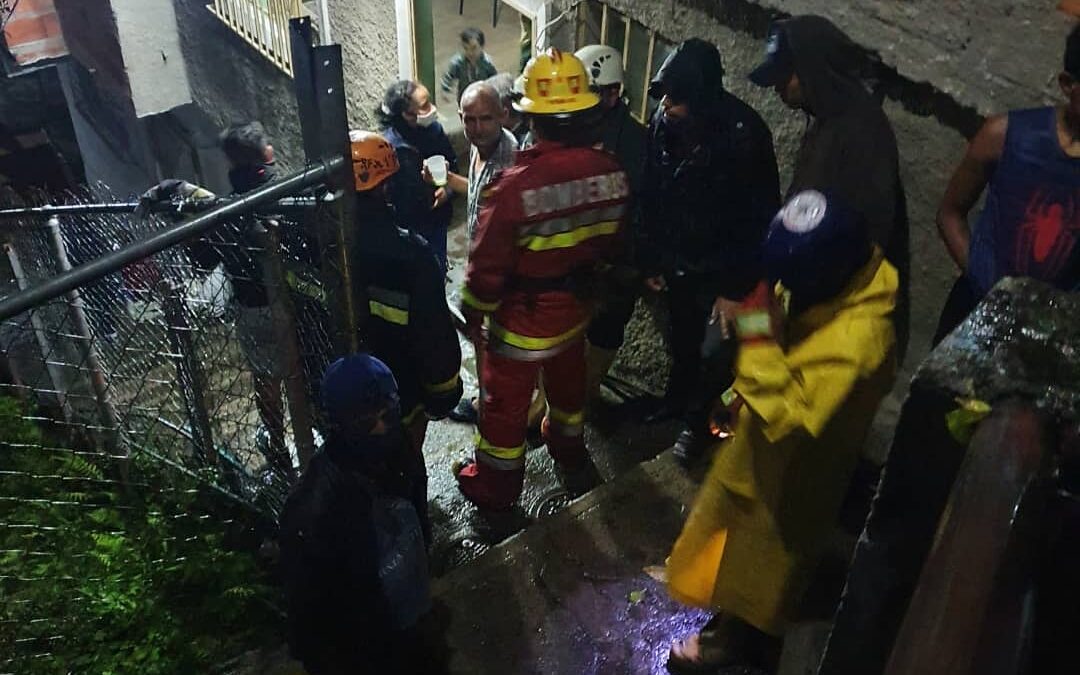 Desbordamiento de dos ríos por lluvias causa emergencia en sectores de Mérida