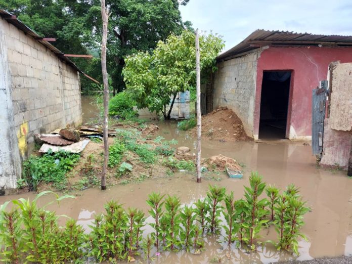 Crecida del río San Juan deja 50 familias afectadas al noreste de Monagas