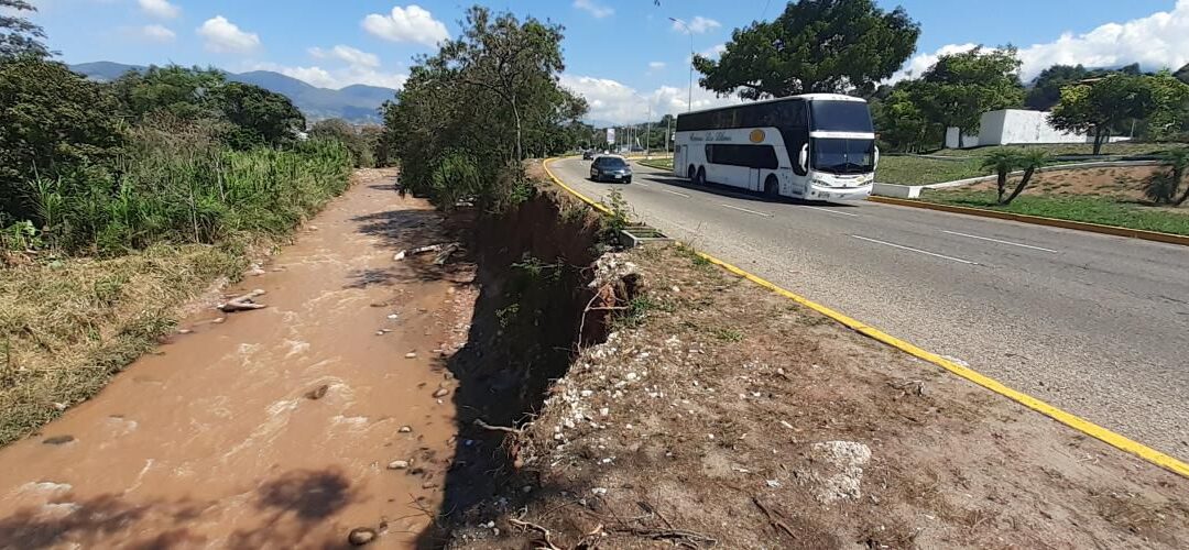 Río Torbes avanza sigiloso y socava vías de San Cristóbal