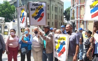 Profesores universitarios de Venezuela acusan a Maduro de destruir los salarios