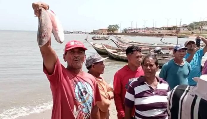 Sin gasolina están más de 500 pescadores de la Península de Araya, en el estado Sucre